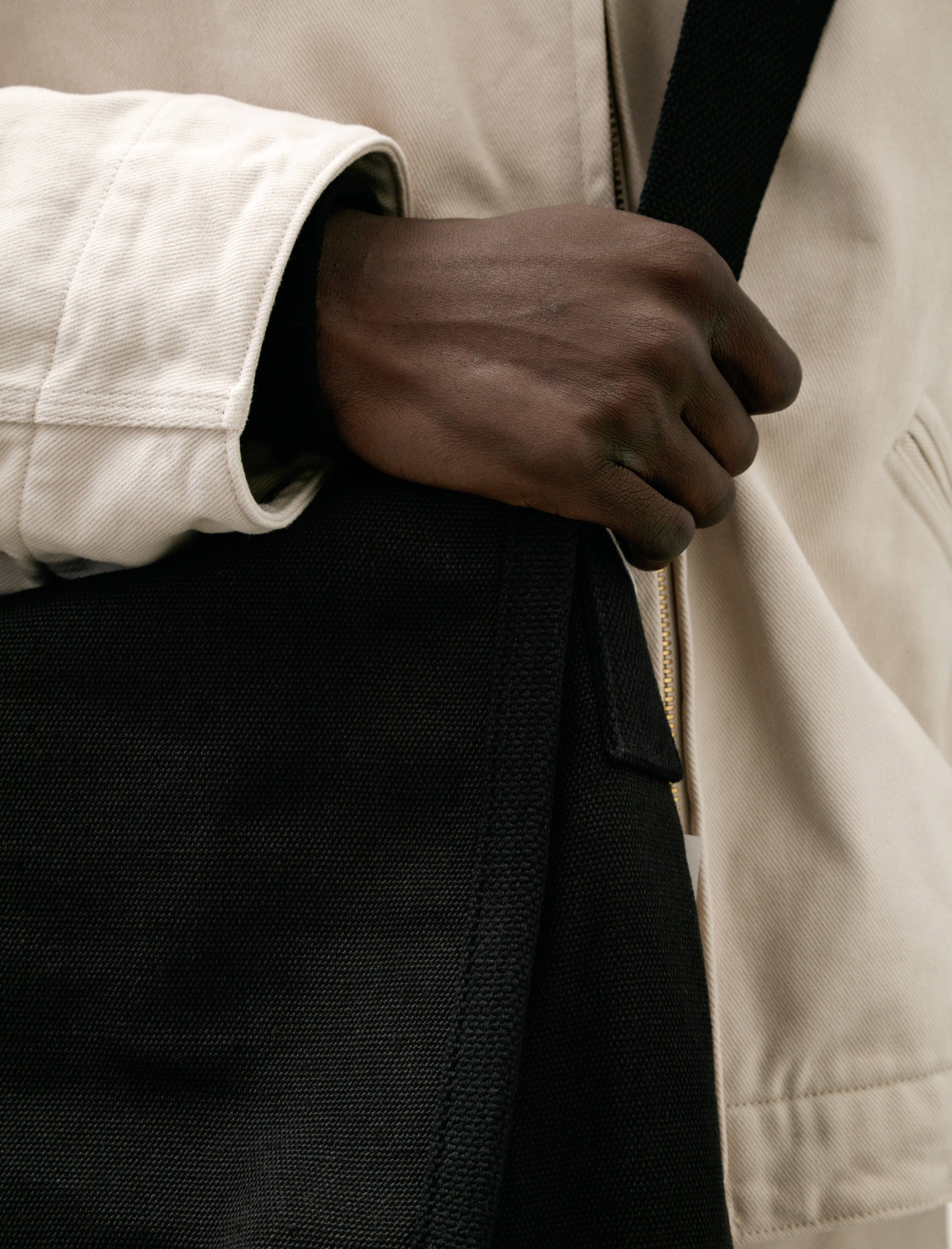 Comoli Hemp Duck Should Bag Black