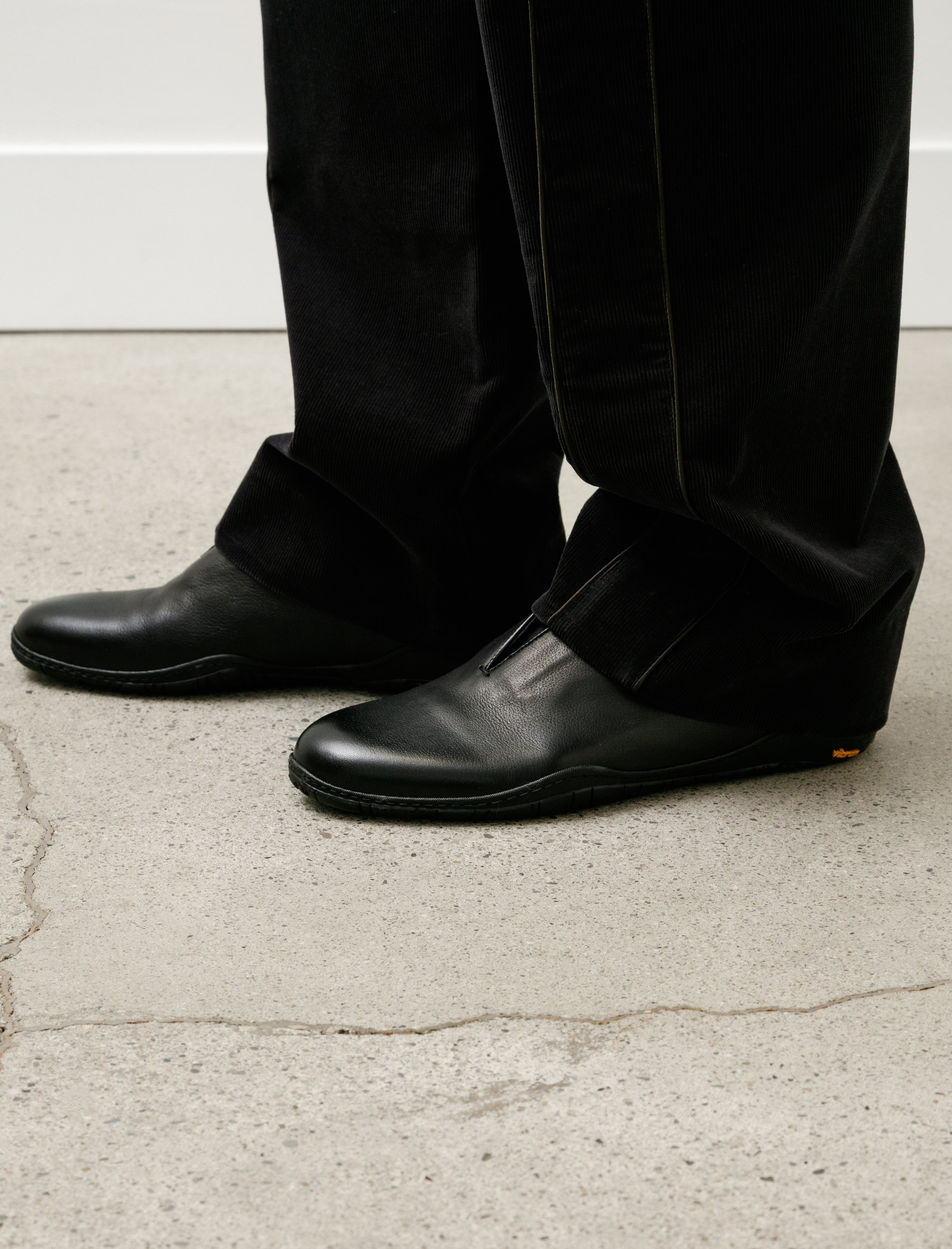 Derrick Oxford Runner Polish Black Buffalo