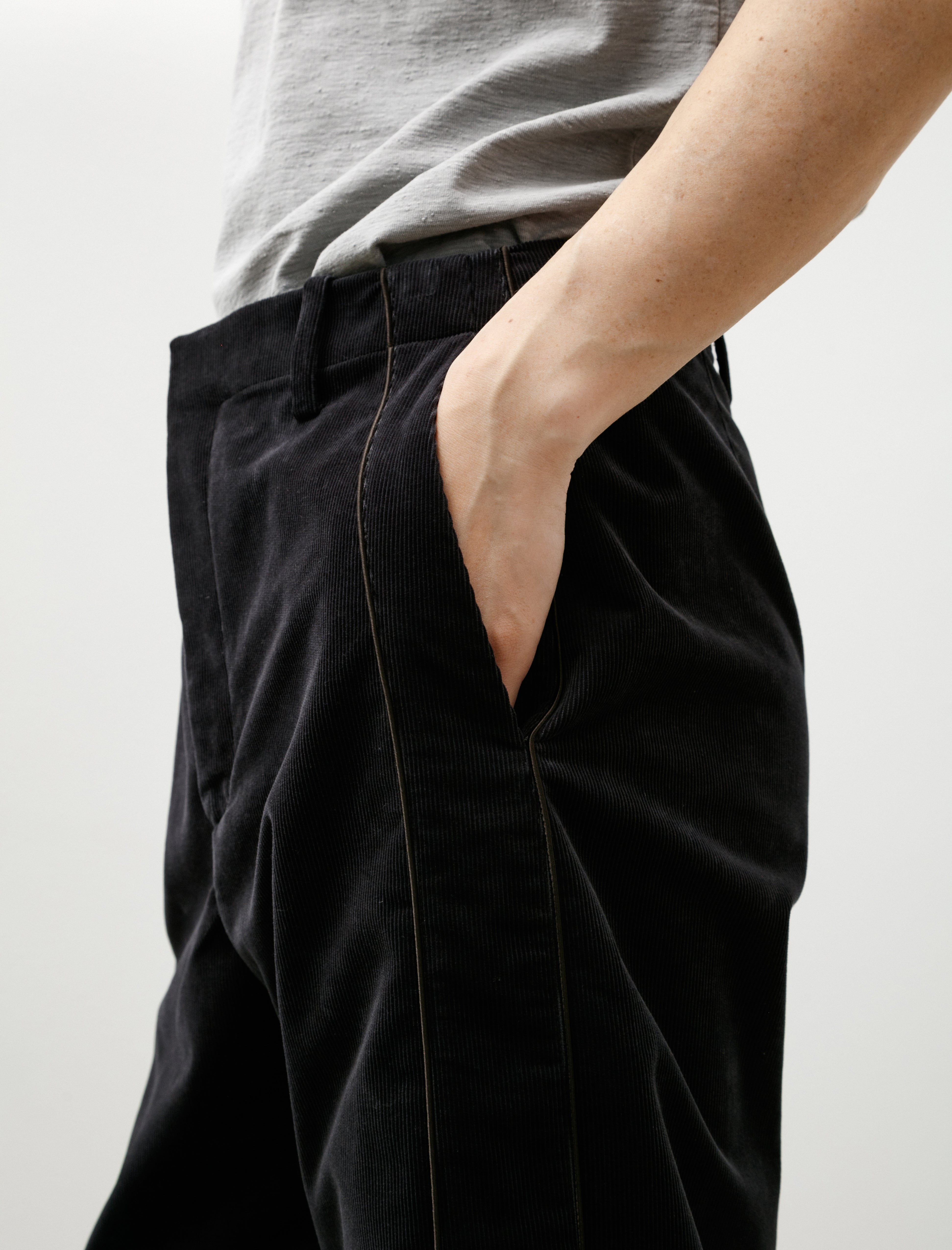 Derrick Cord Transit Trouser Corduroy Ash Black