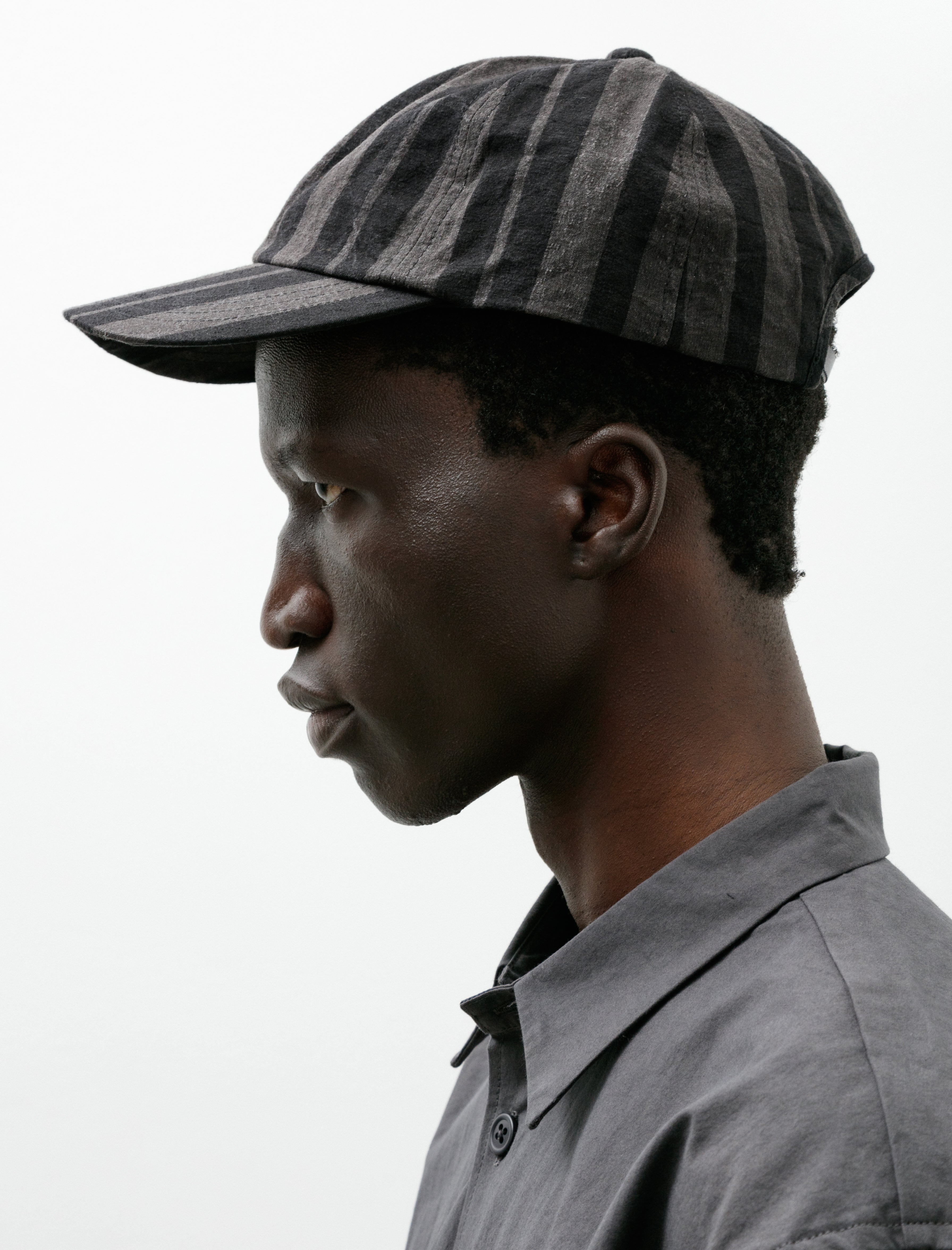 MAN-TLE R21 Cap-1 Shallow Cap Grey Theatre Wax