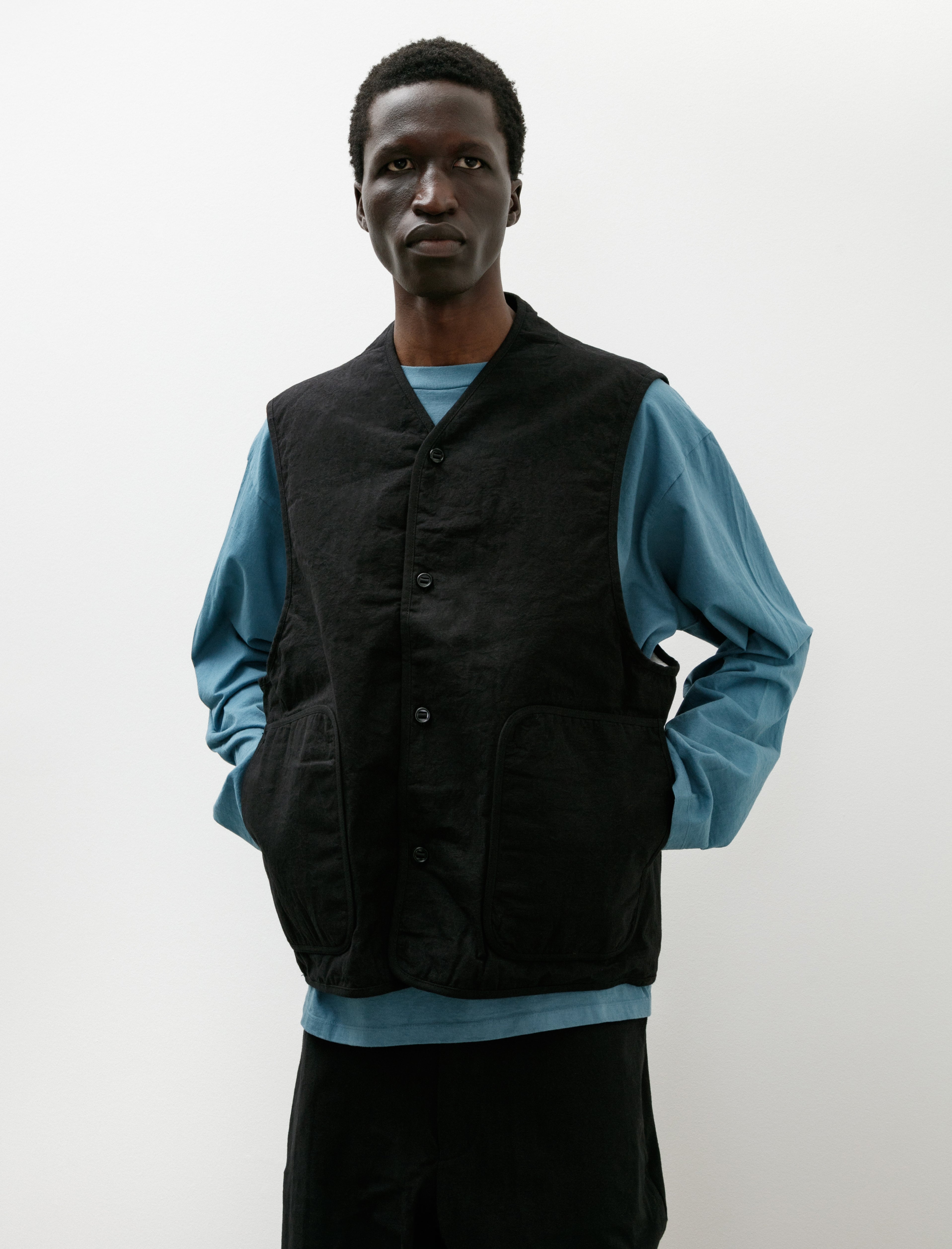 MAN-TLE R19 Down-5 Down Shield Vest Black Wax