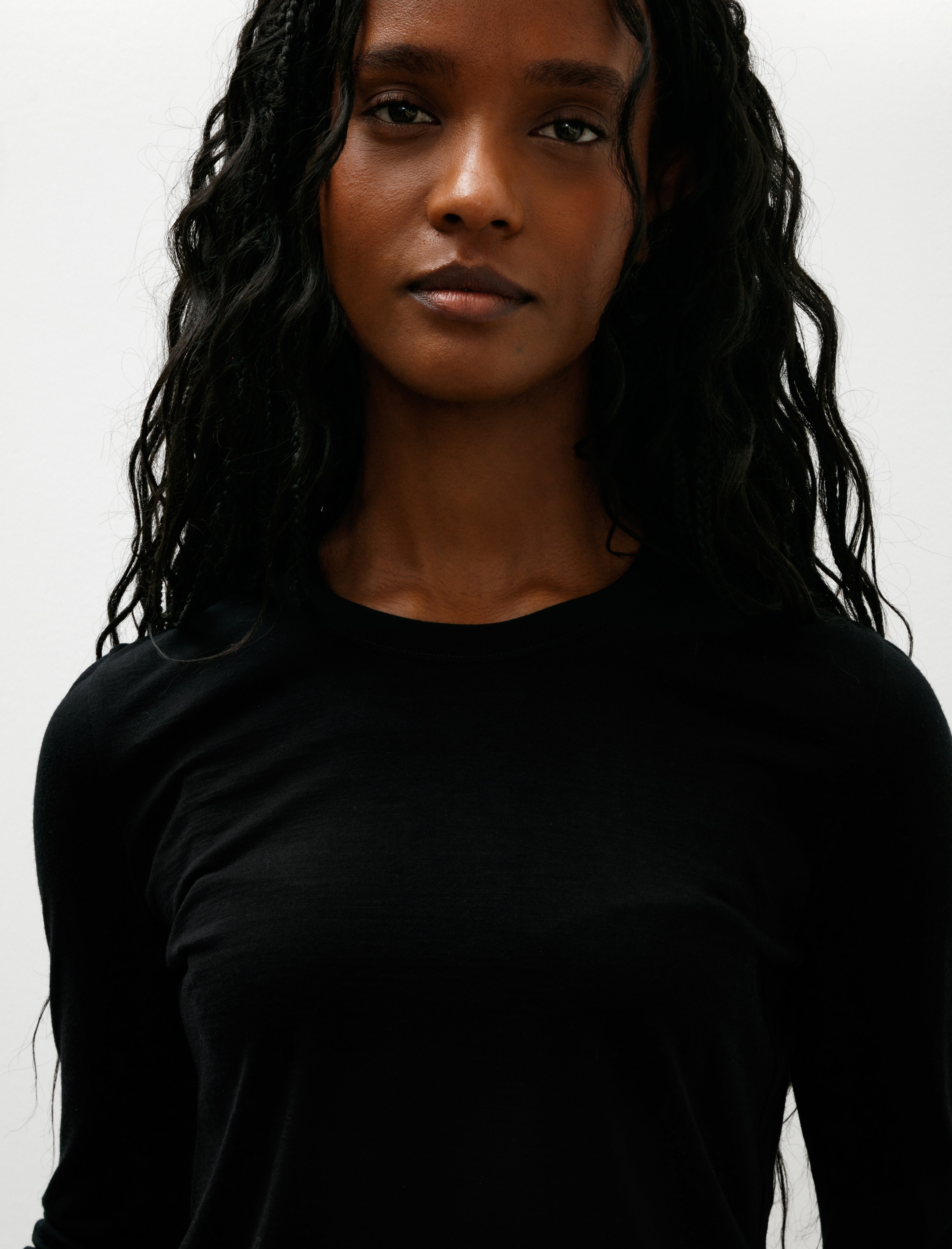 Veilance Frame LS Crew Black