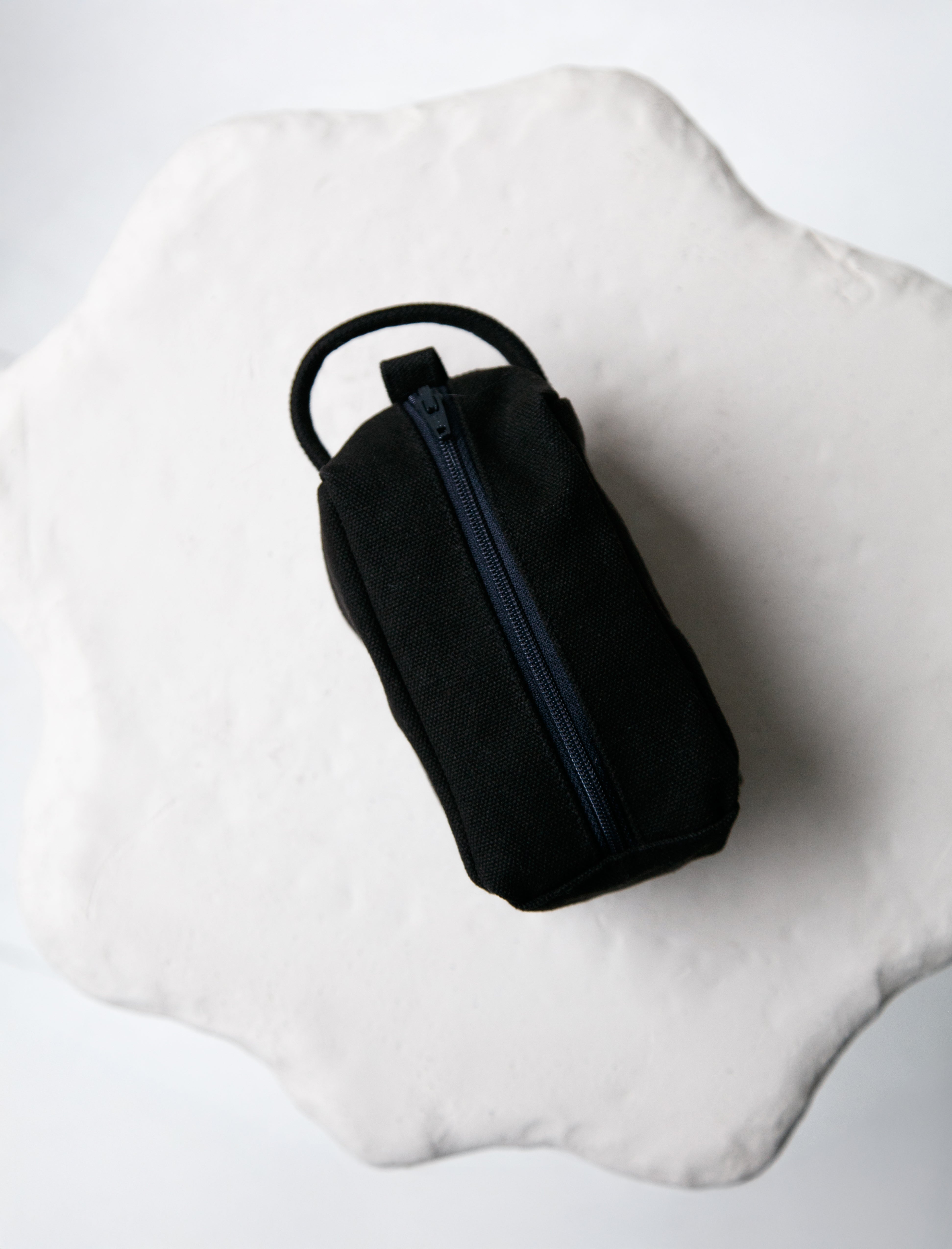 miiThaaii Cotton Teeya Zippered Bag Large Midnight