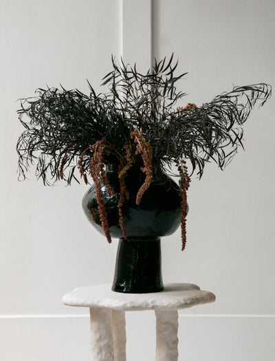Pedestal Orb Black