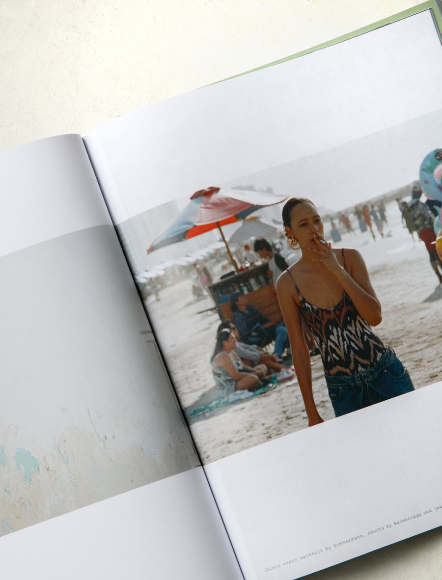 Holiday Magazine No 397 - Image 3