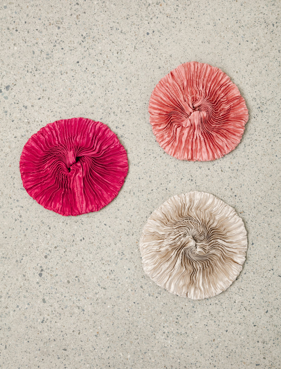 Plissé Silk Scrunchie - Image 1
