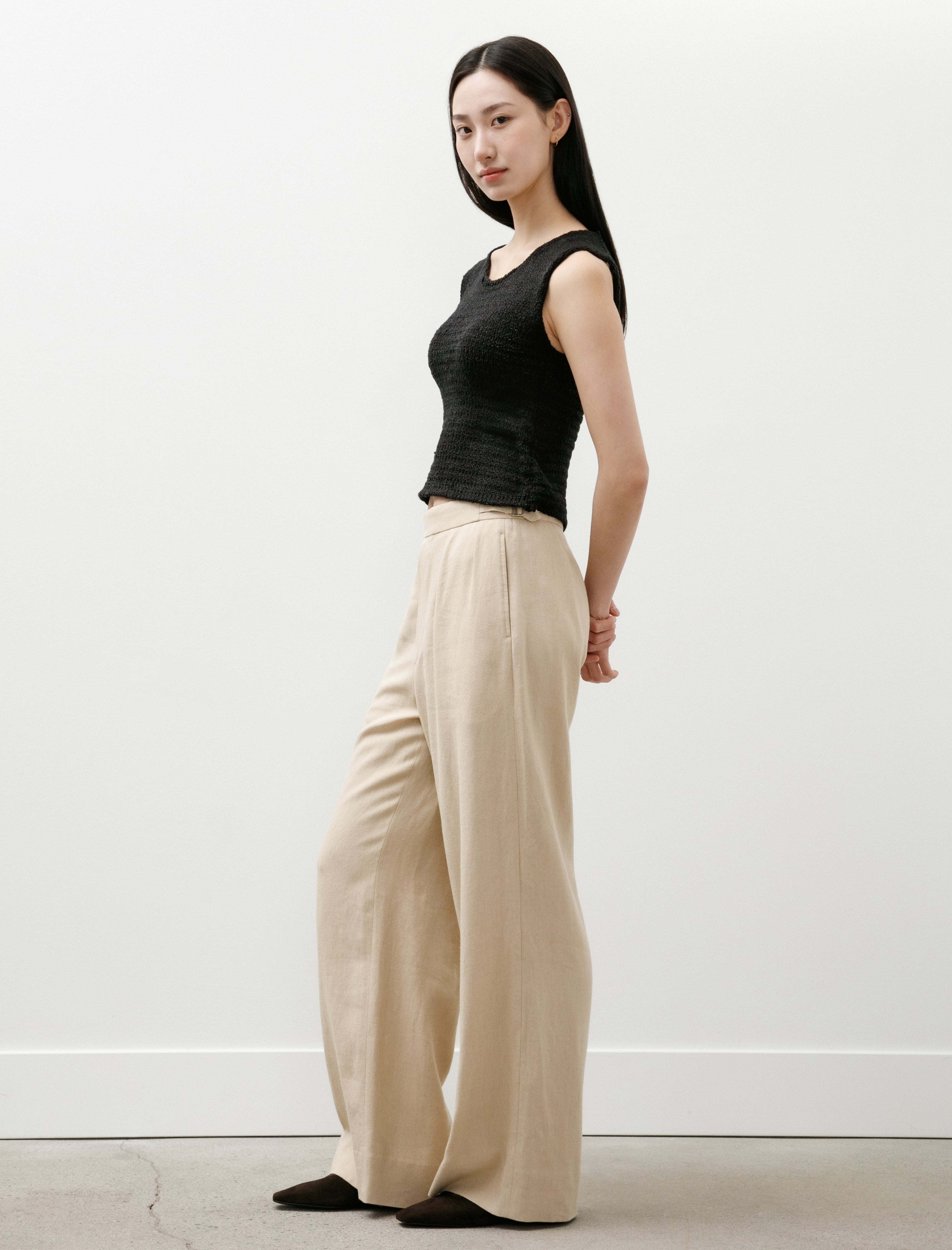 Comoli Rayon Linen Tucked Pants Beige
