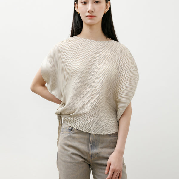 me ISSEI MIYAKE ストレッチノースリーブ　新品タグ付 イッセイミヤケISSEY MIYAKE 3Dスチームストレッチプリーツ