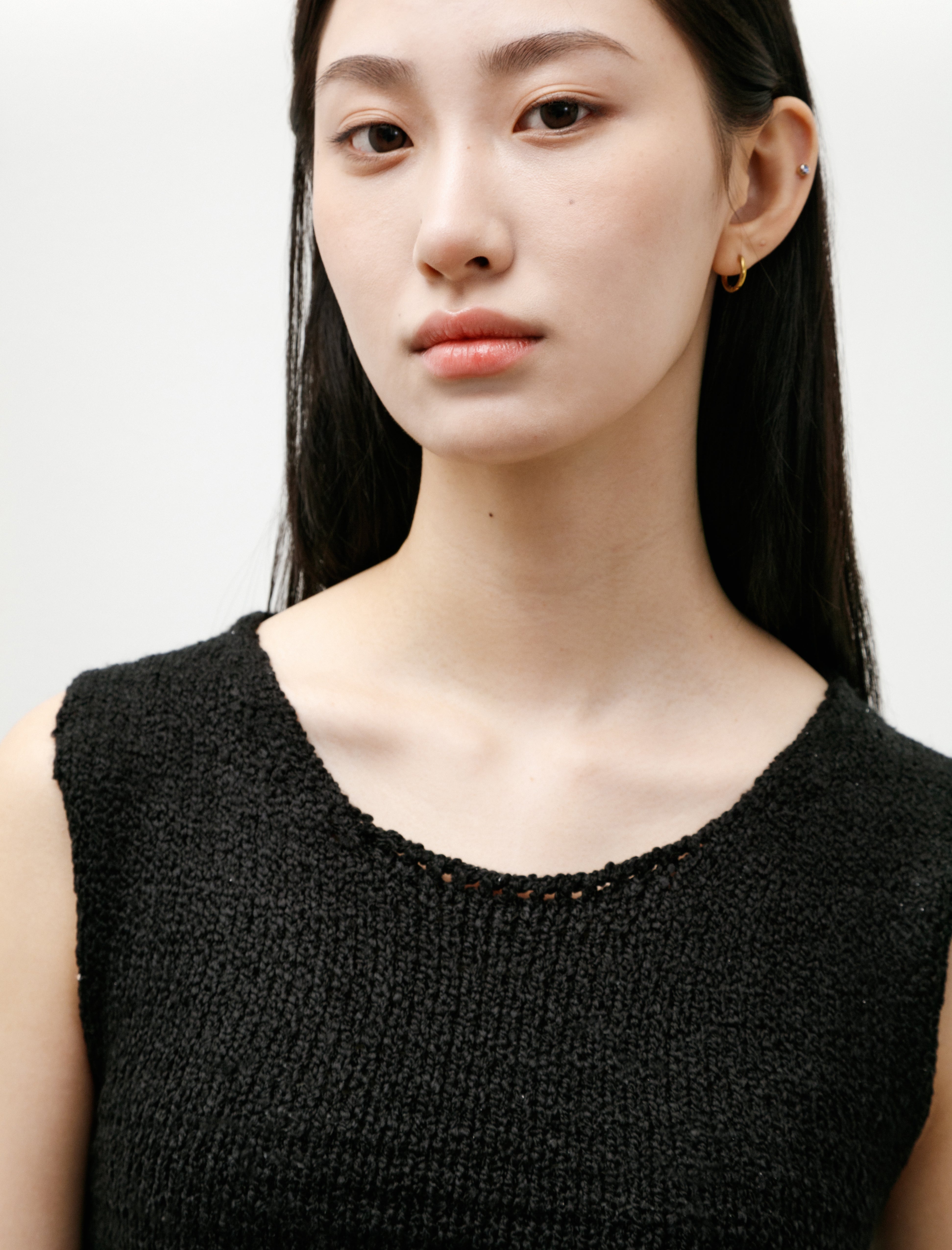 Comoli Silk Sleeveless Knit Top Black