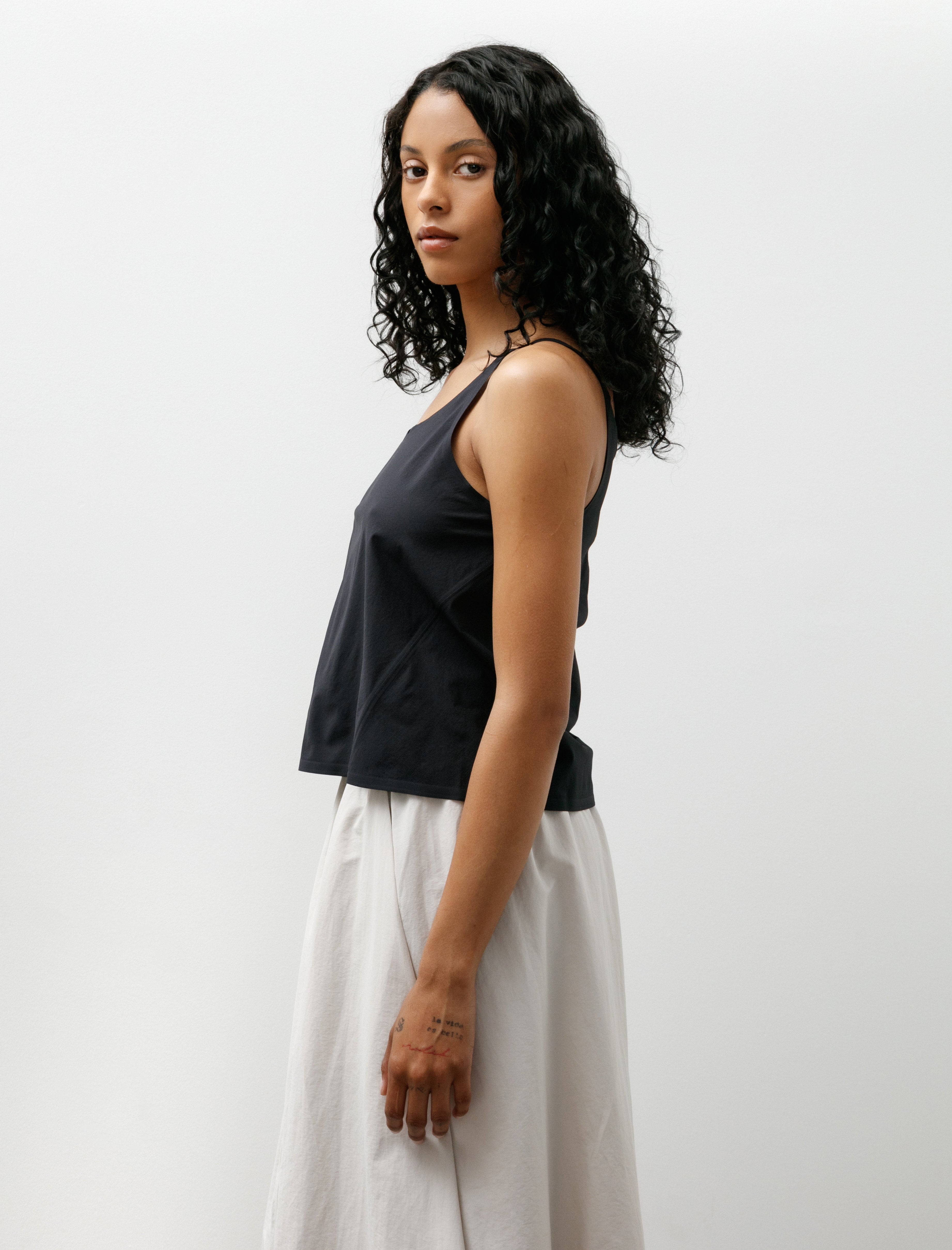 Veilance Myria Tank Black
