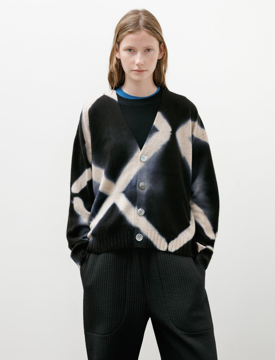 Cashmere Seamless Short Cardigan Itajime Shibori X Black/Sand - Image 1
