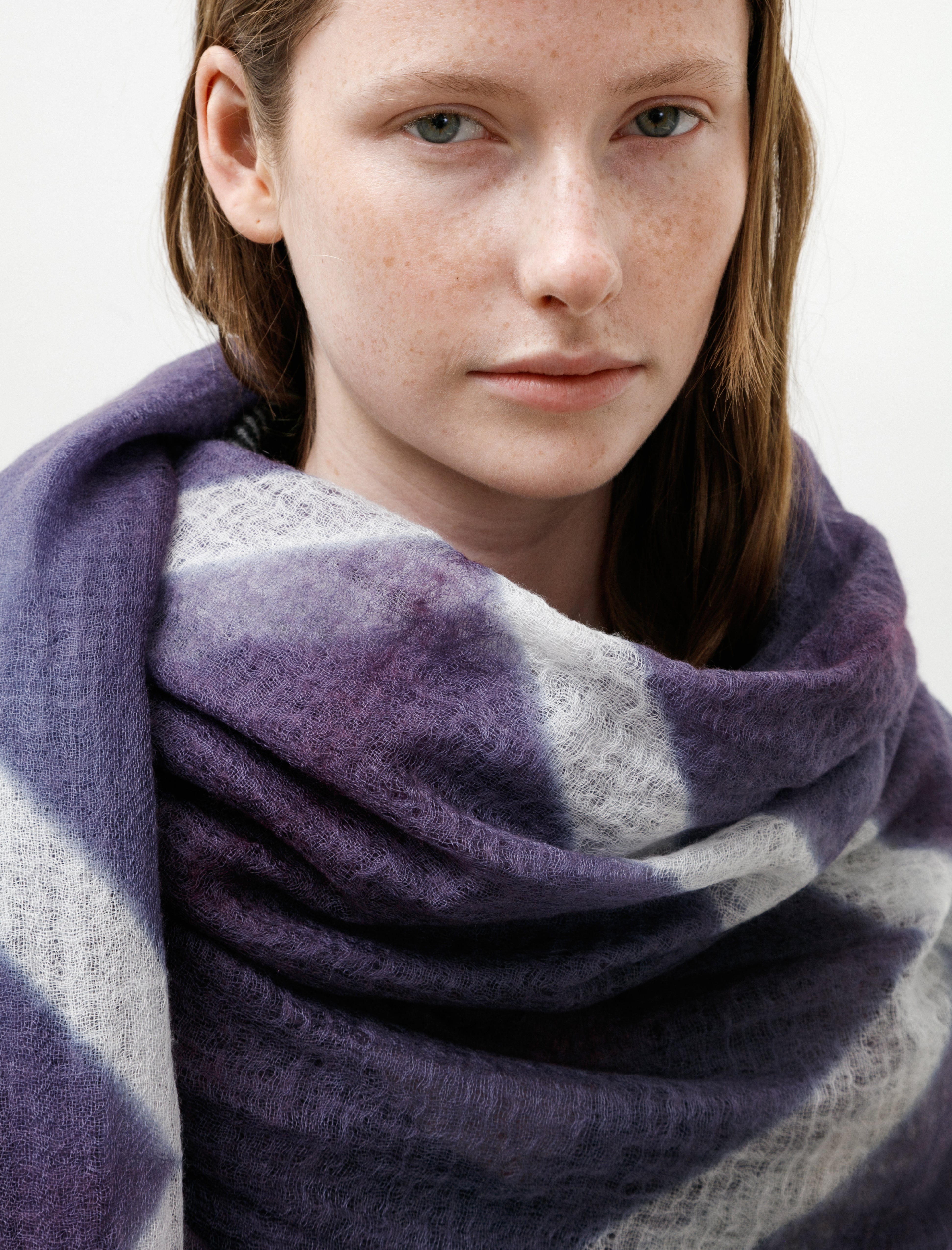 Suzusan Handwoven Featherweight Cashmere Shawl Itajime X Purple/Light Grey