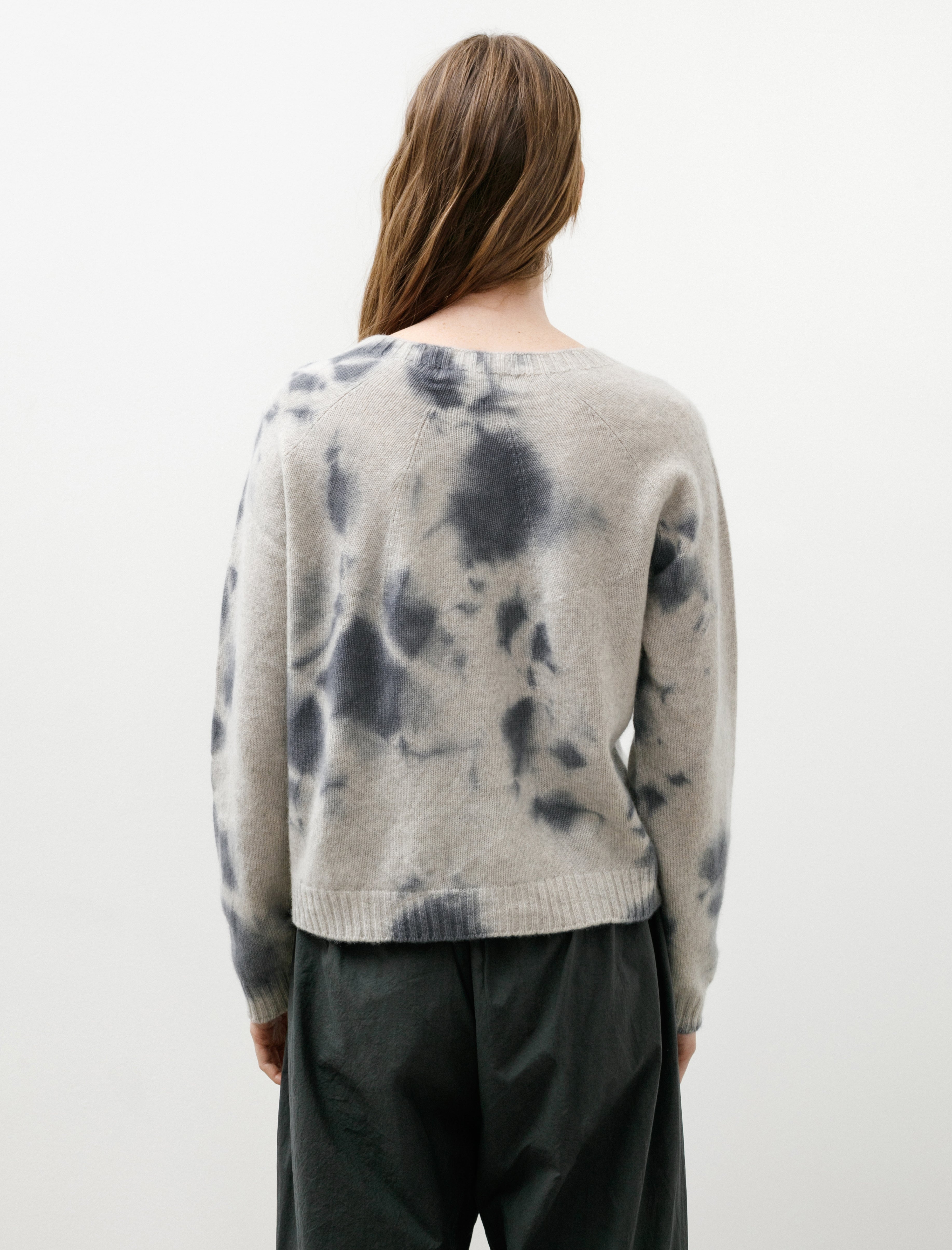 Suzusan Cashmere Seamless Pullover Madara Shibori Silver/Light Grey