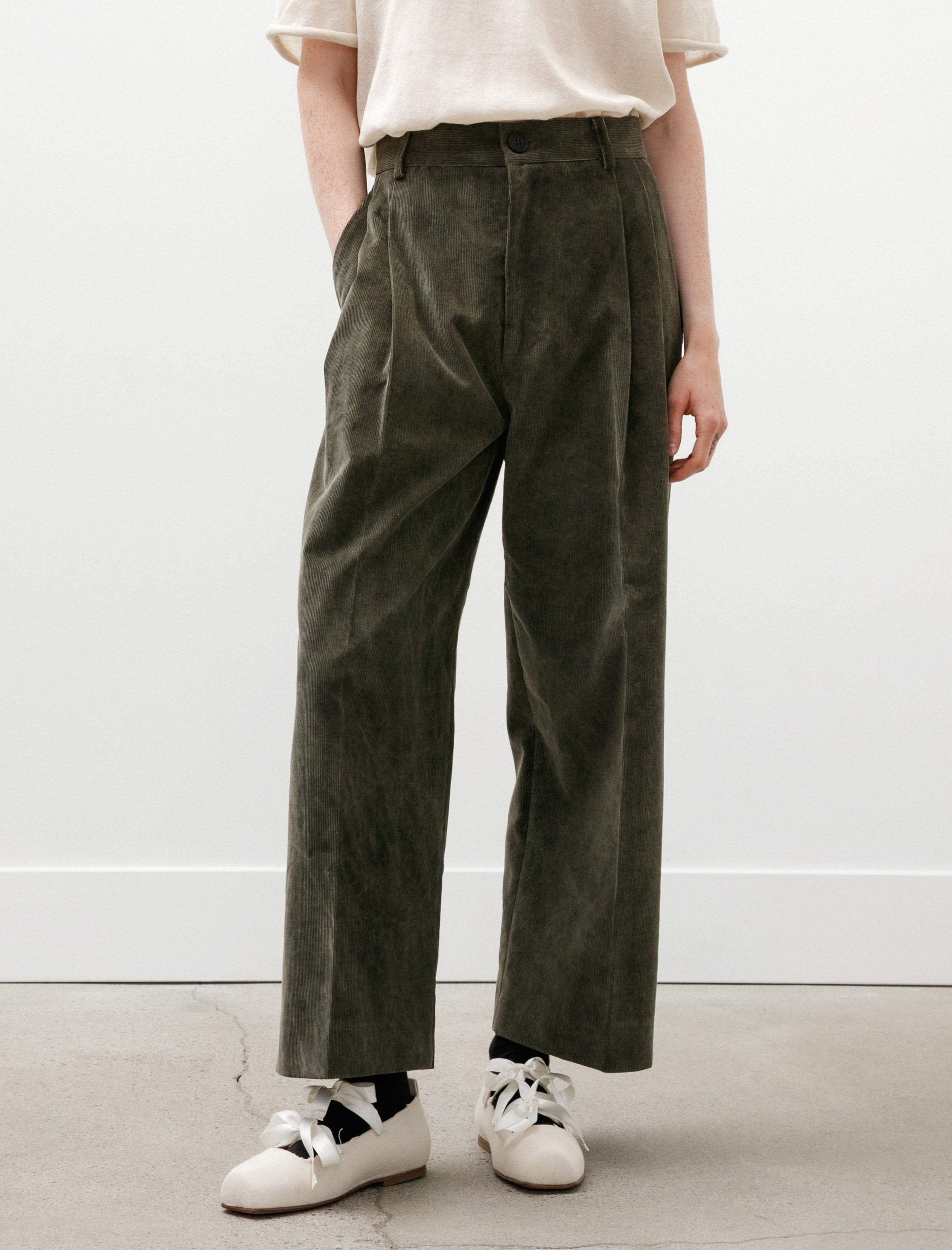 Cristaseya Double Pleated Cropped Corduroy Trousers Washed Khaki
