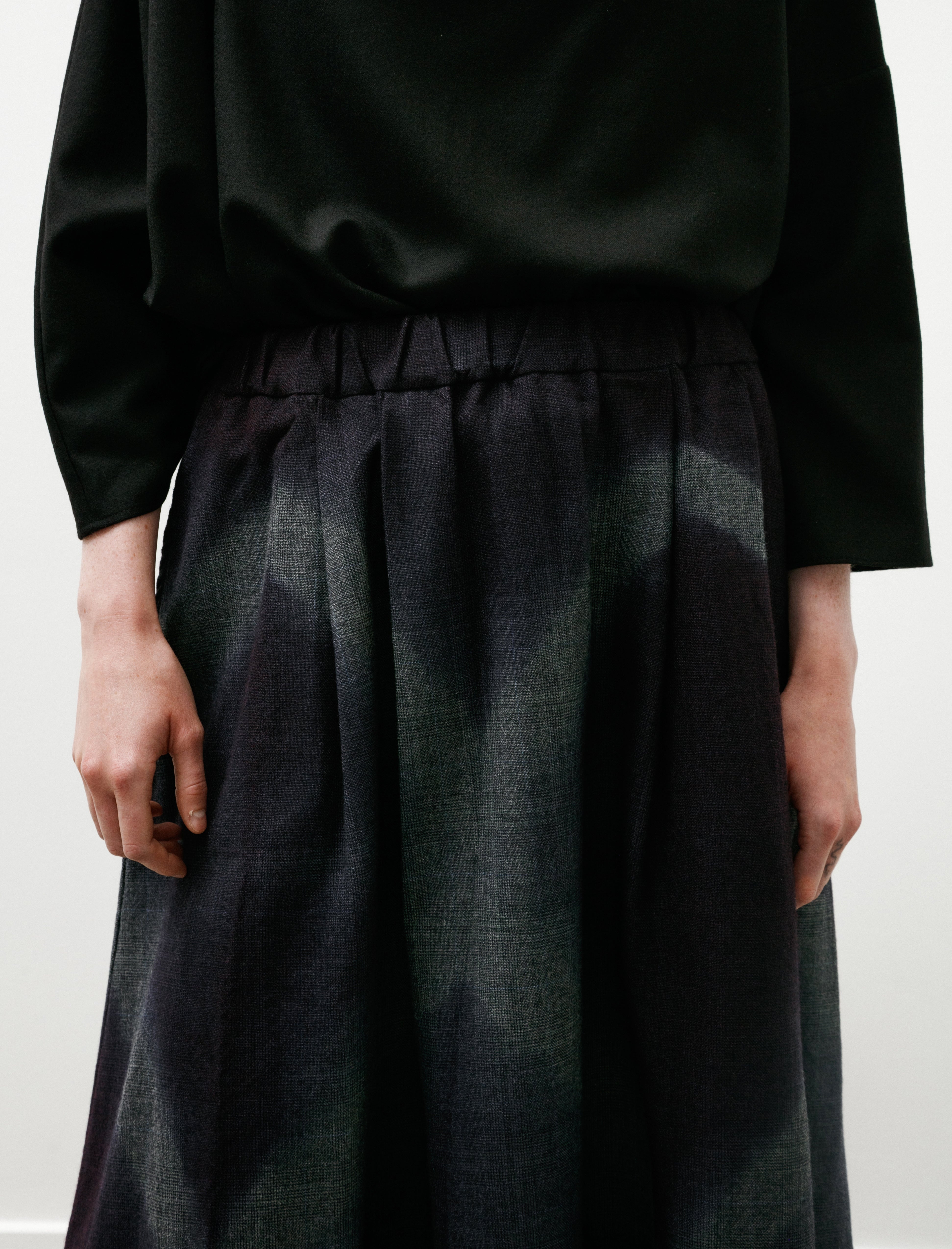 Suzusan Wool Glen Check Pleated Skirt Itajime Shibori X Dark Purple/Dark Grey
