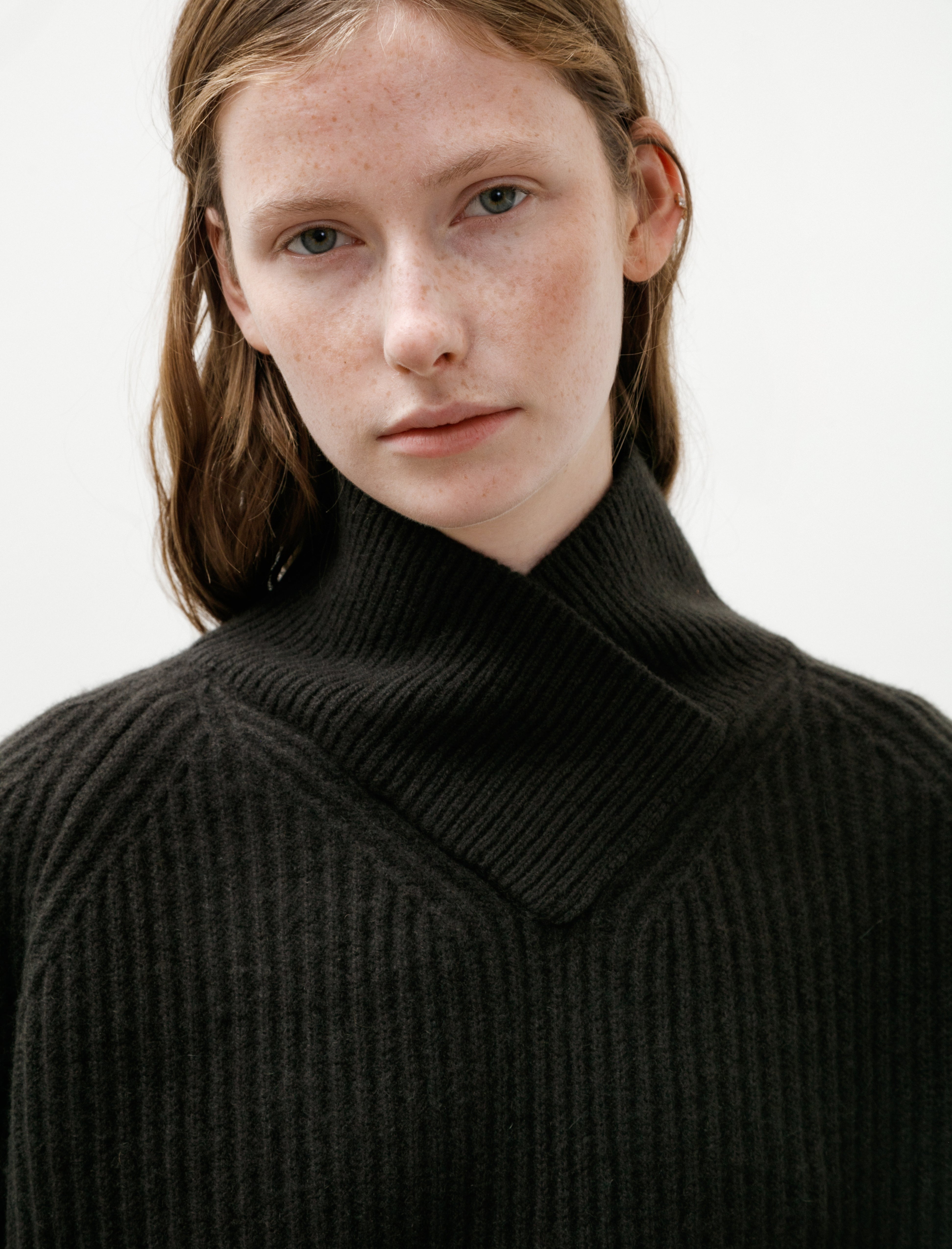 Dusan High Crossed Neck Sweater Cashmere Assam
