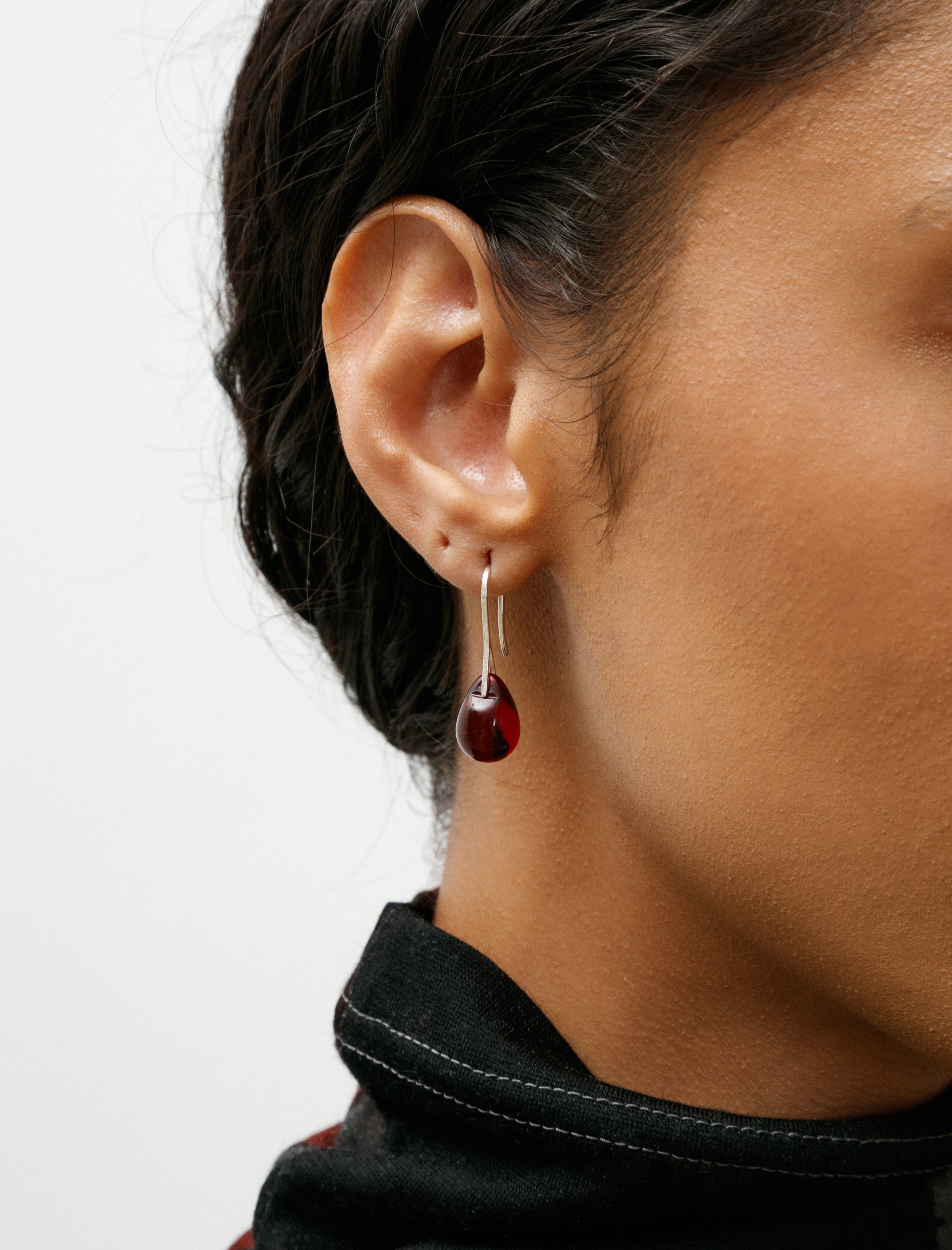 Sisi Joia Gota Mini Earrings Grenat