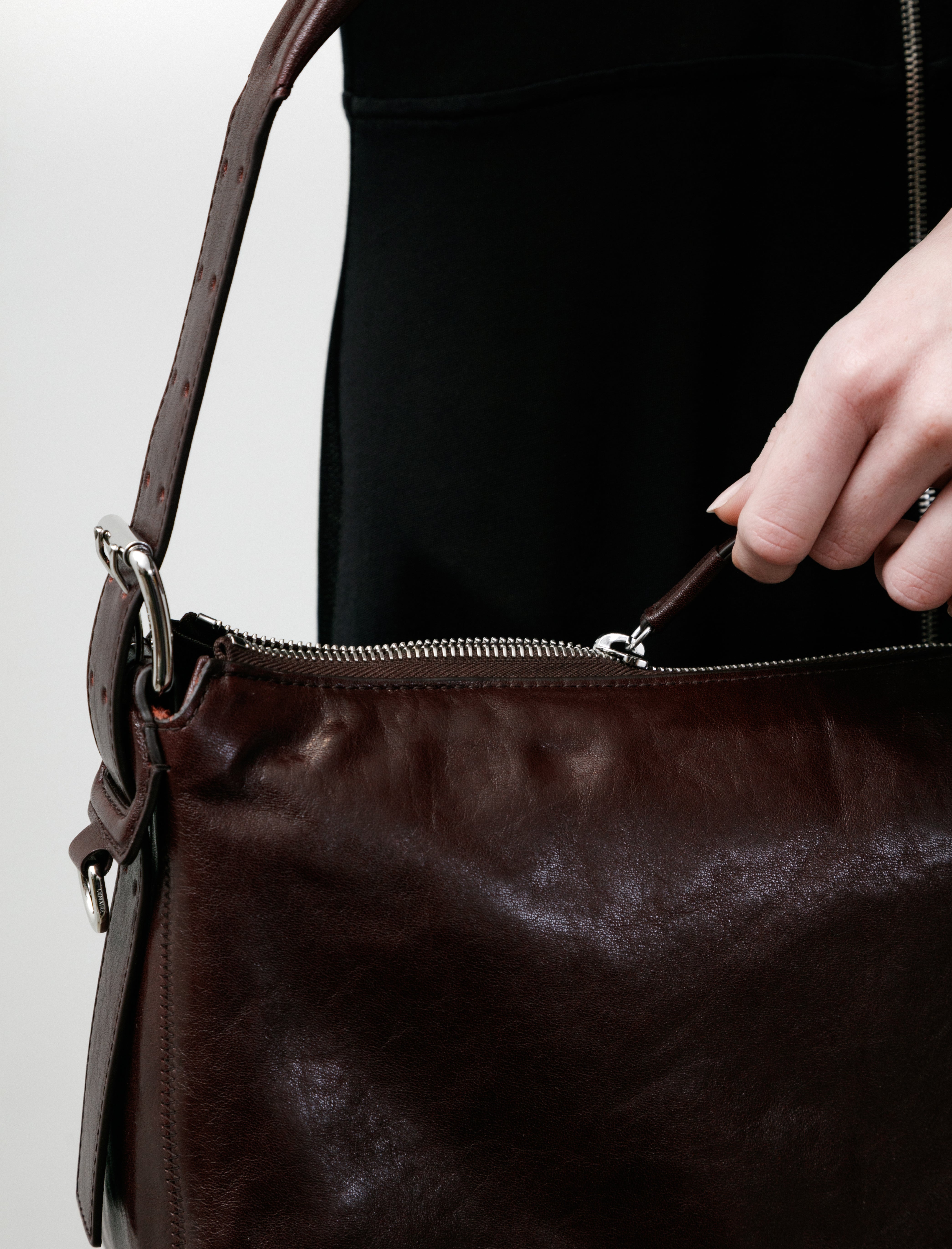 バッグ Lemaire BELTED BAGUETTE BAG LEMAIRE - Unisex Belted Baguette Bag – Atelier New York