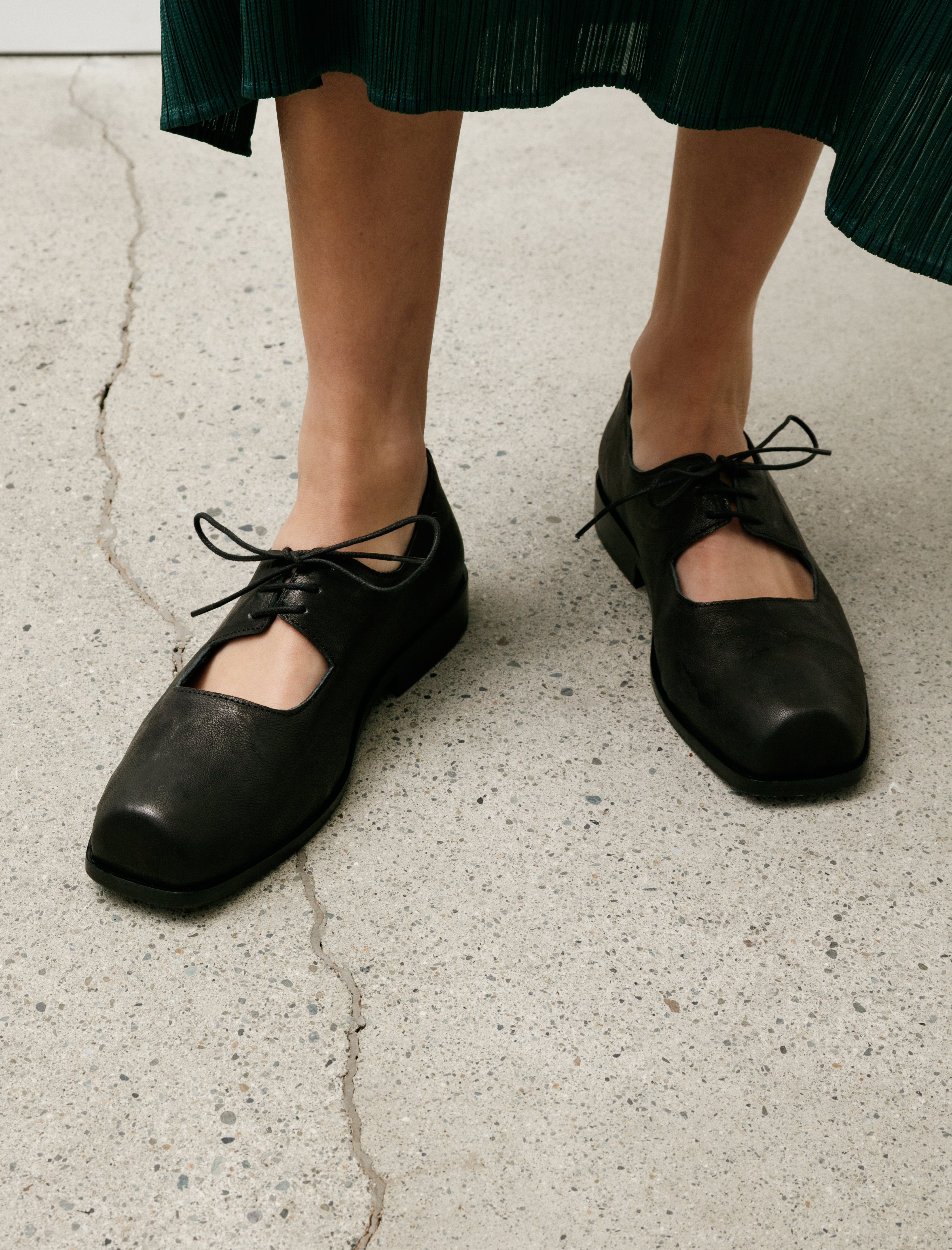 Sine & Cosine Theresia Derby Oyster Black