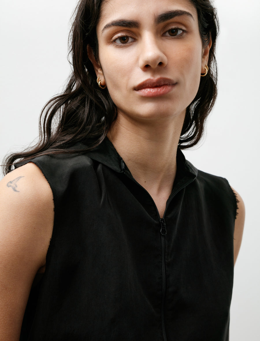 No.335 Cupro Sleeveless Hooded Zipper Top Black - Image 2