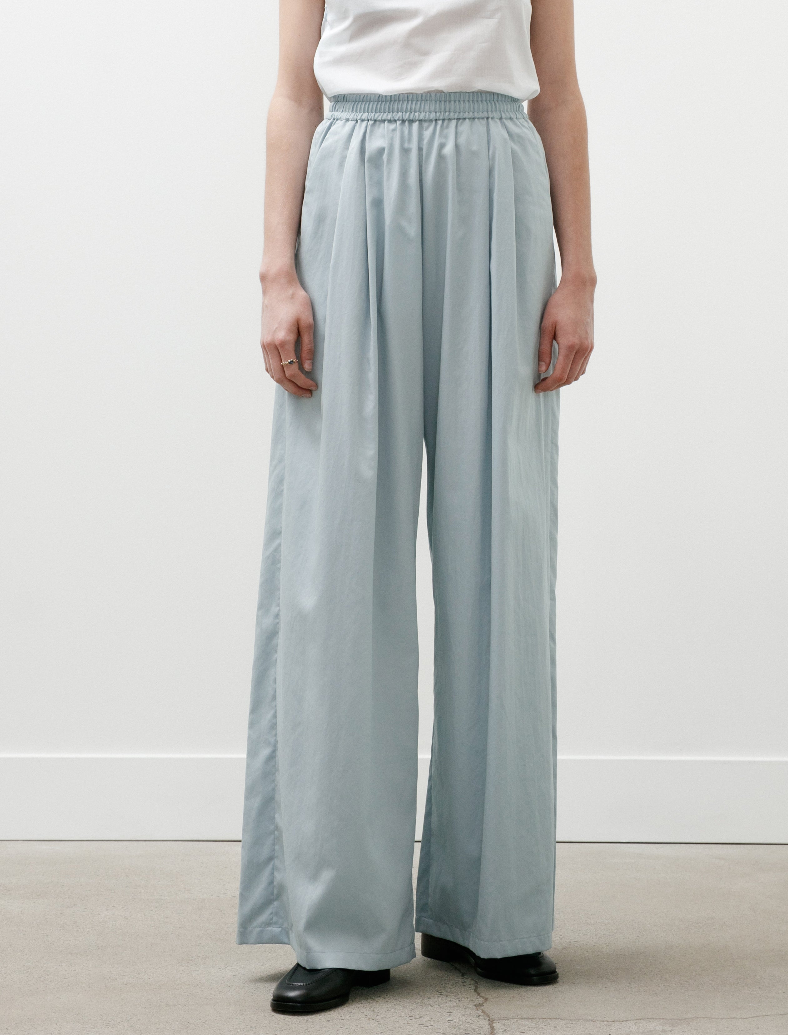 Graphpaper Silicon Poplin Two Tuck Easy Wide Pants Smoke Blue