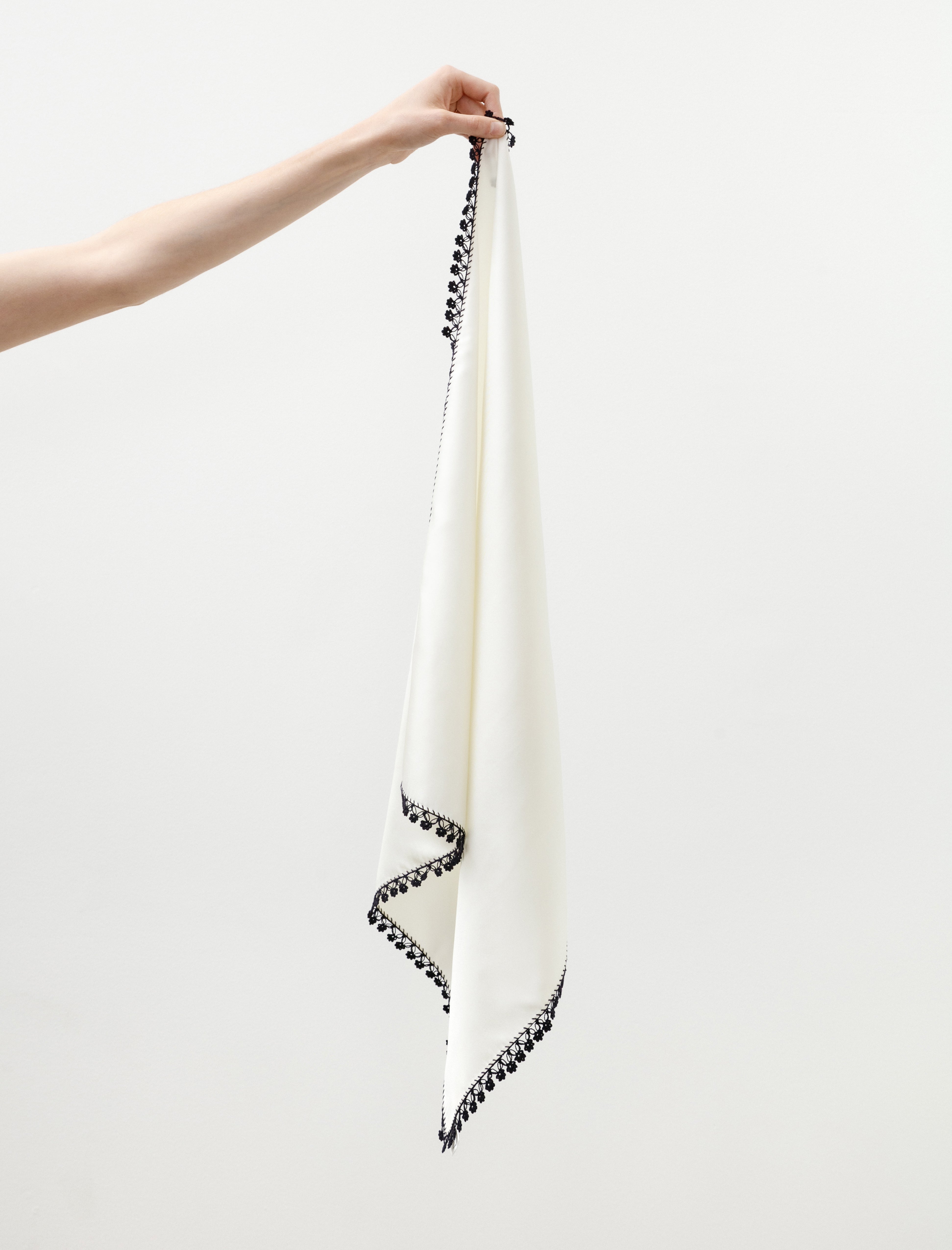 Sera Carré 60 with Oya Embroidery Off White/Navy