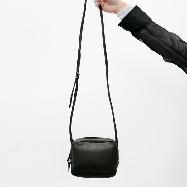 Aeta Square Shoulder Black – Neighbour