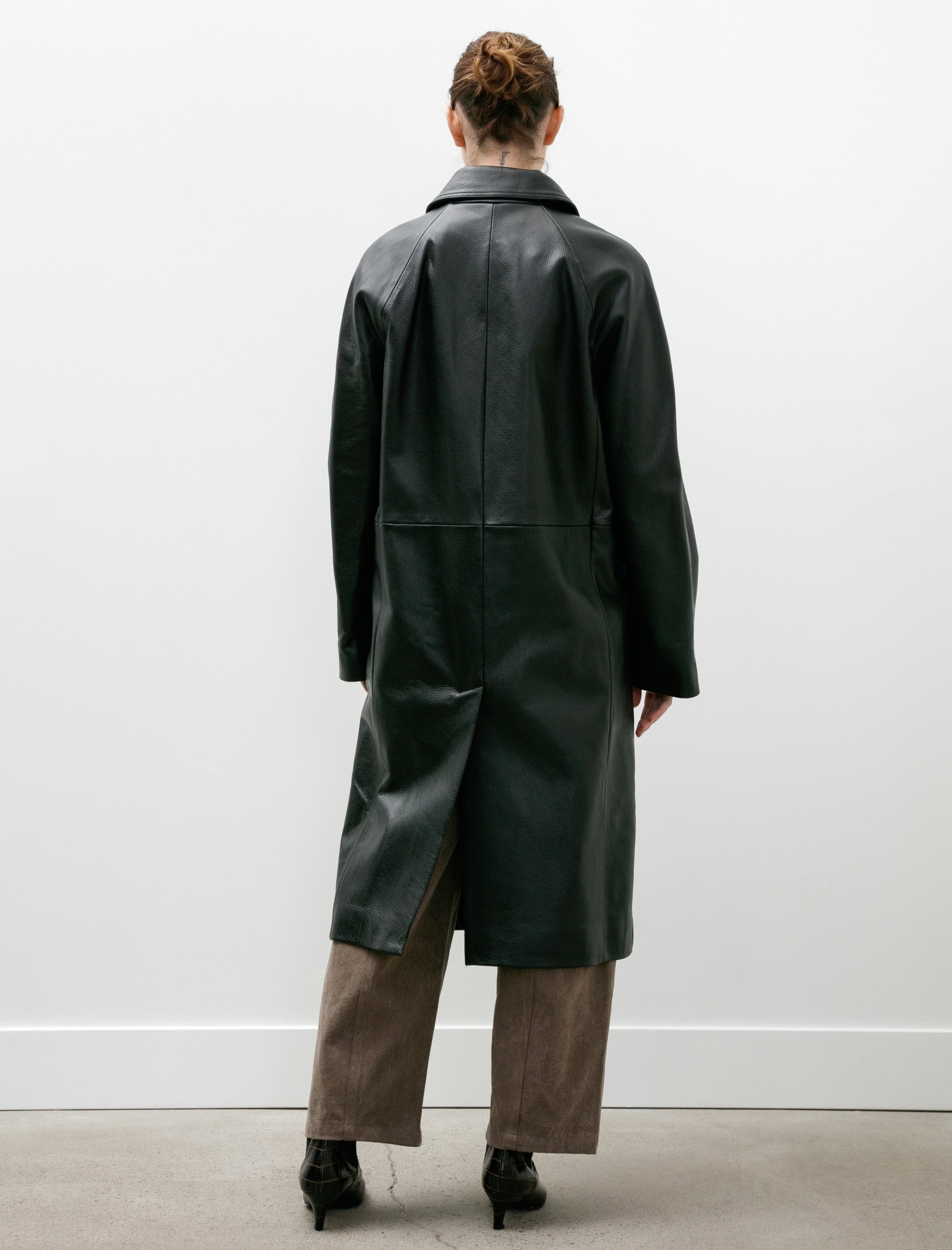 Totême Raglan Leather Coat Black