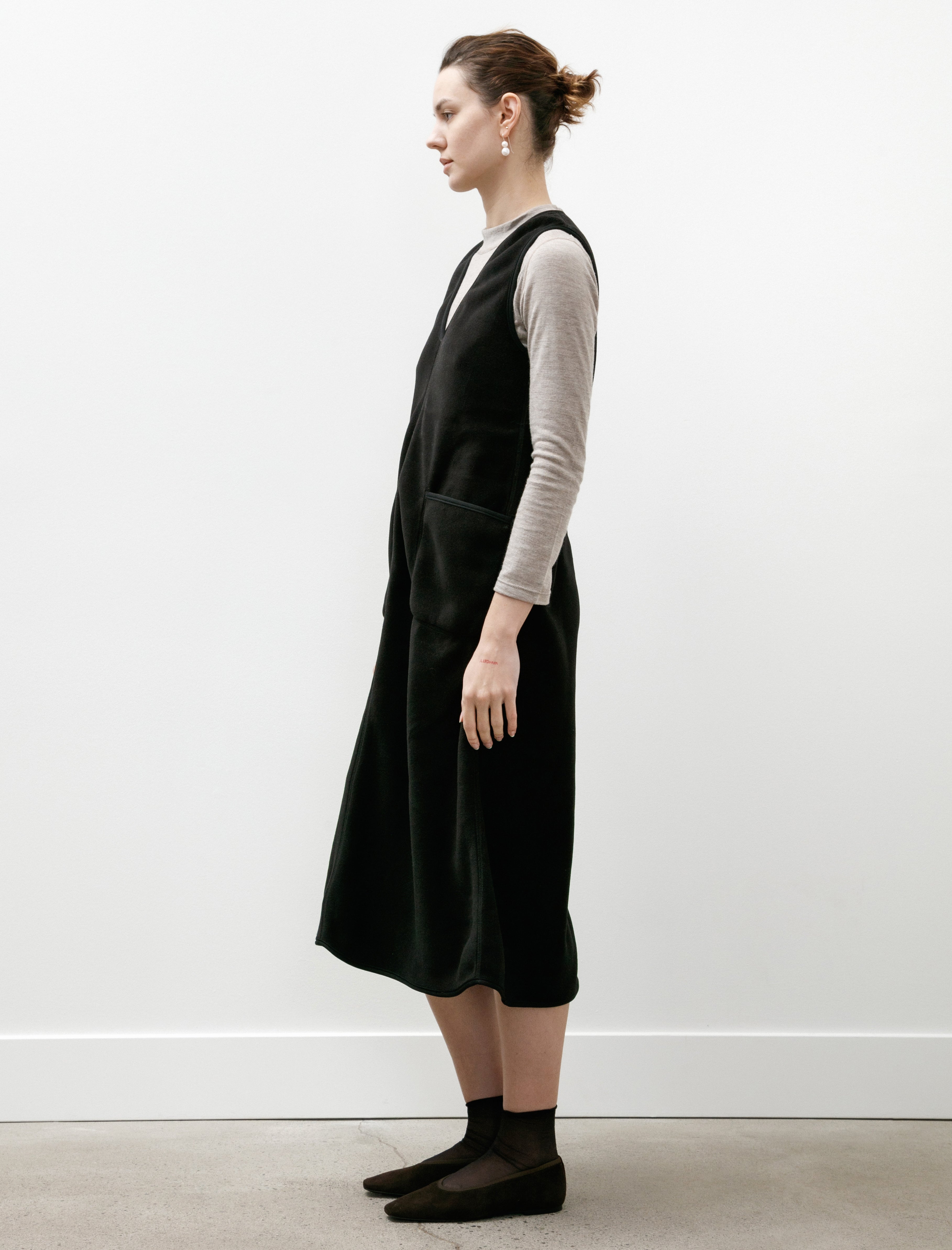 MAN-TLE W-R19 F-5 V-Dress Black 300