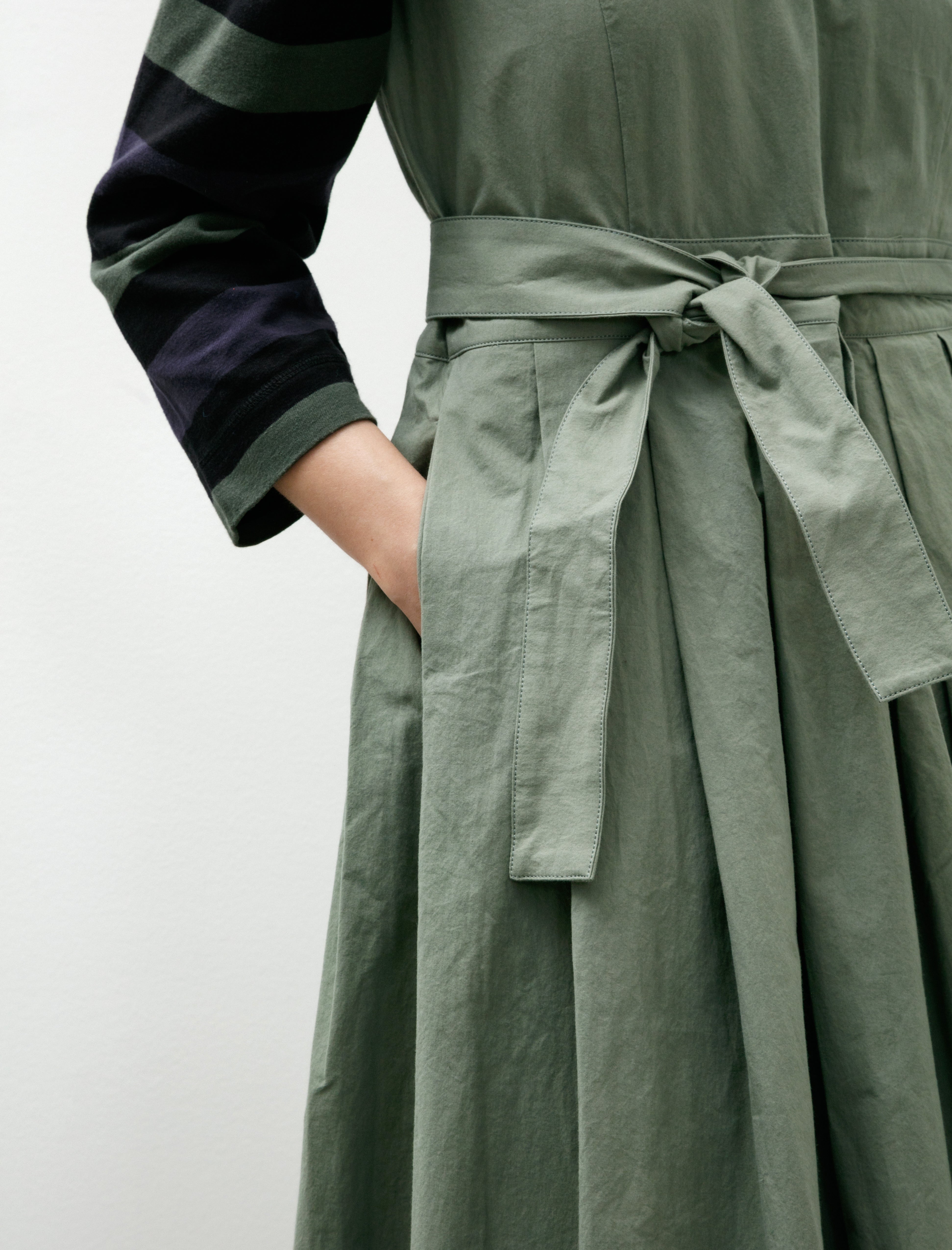 MAN-TLE W-R19 All-8 Korean Apron Dress Gum Weather