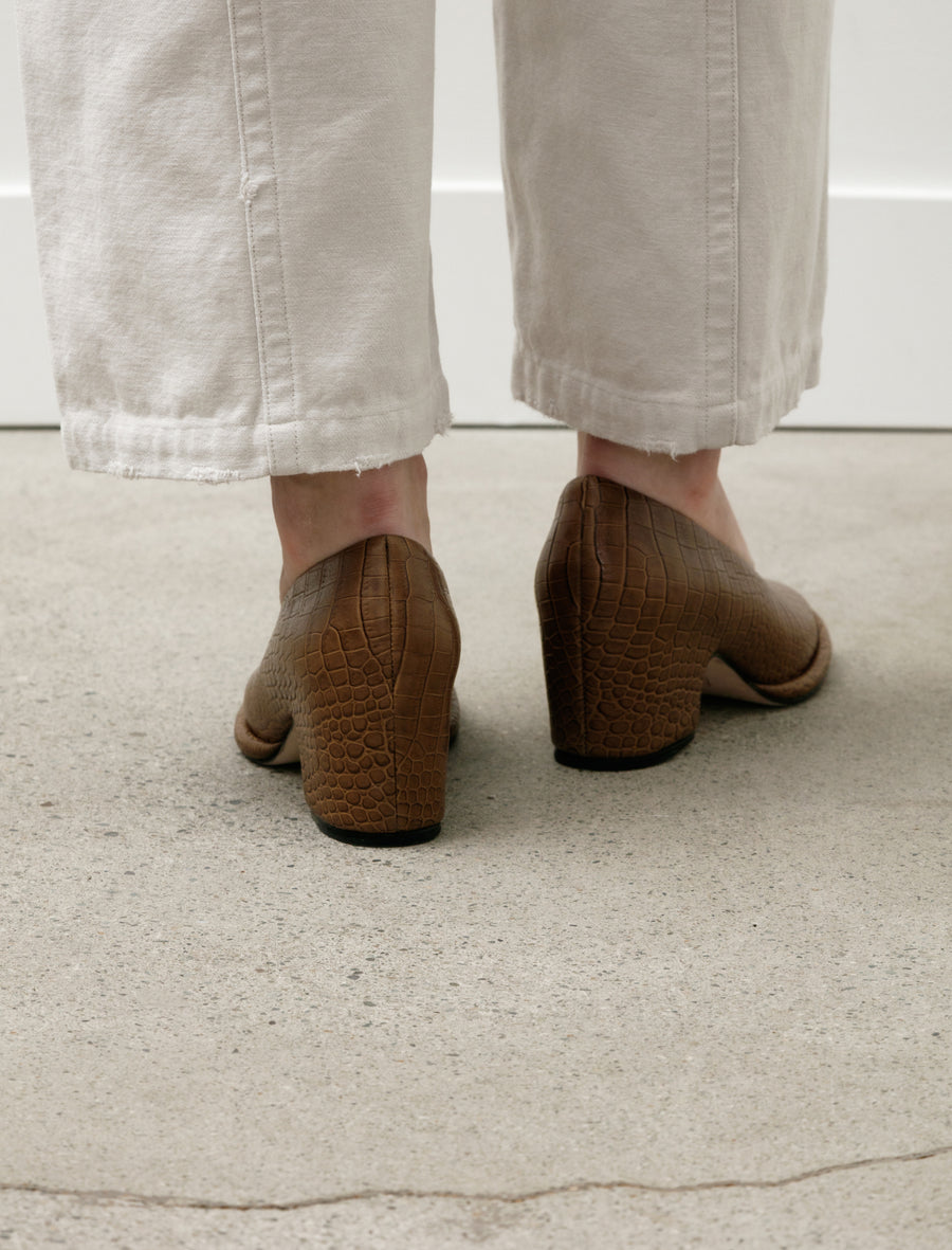 Embossed Arch Pump Tobacco - Image 3