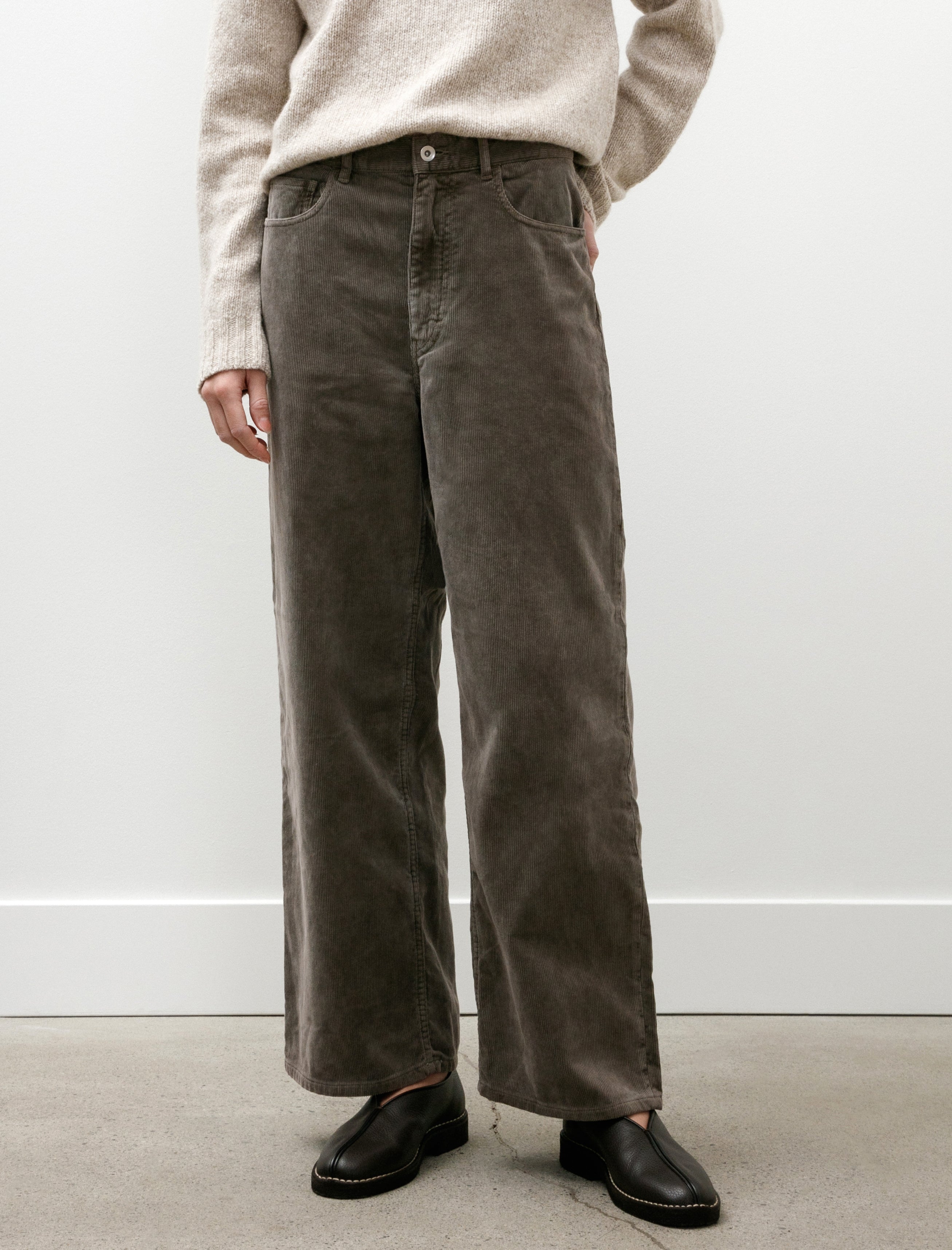 Auralee Pigment Dyed Finx Corduroy Wide 5P Pants W Olive Brown