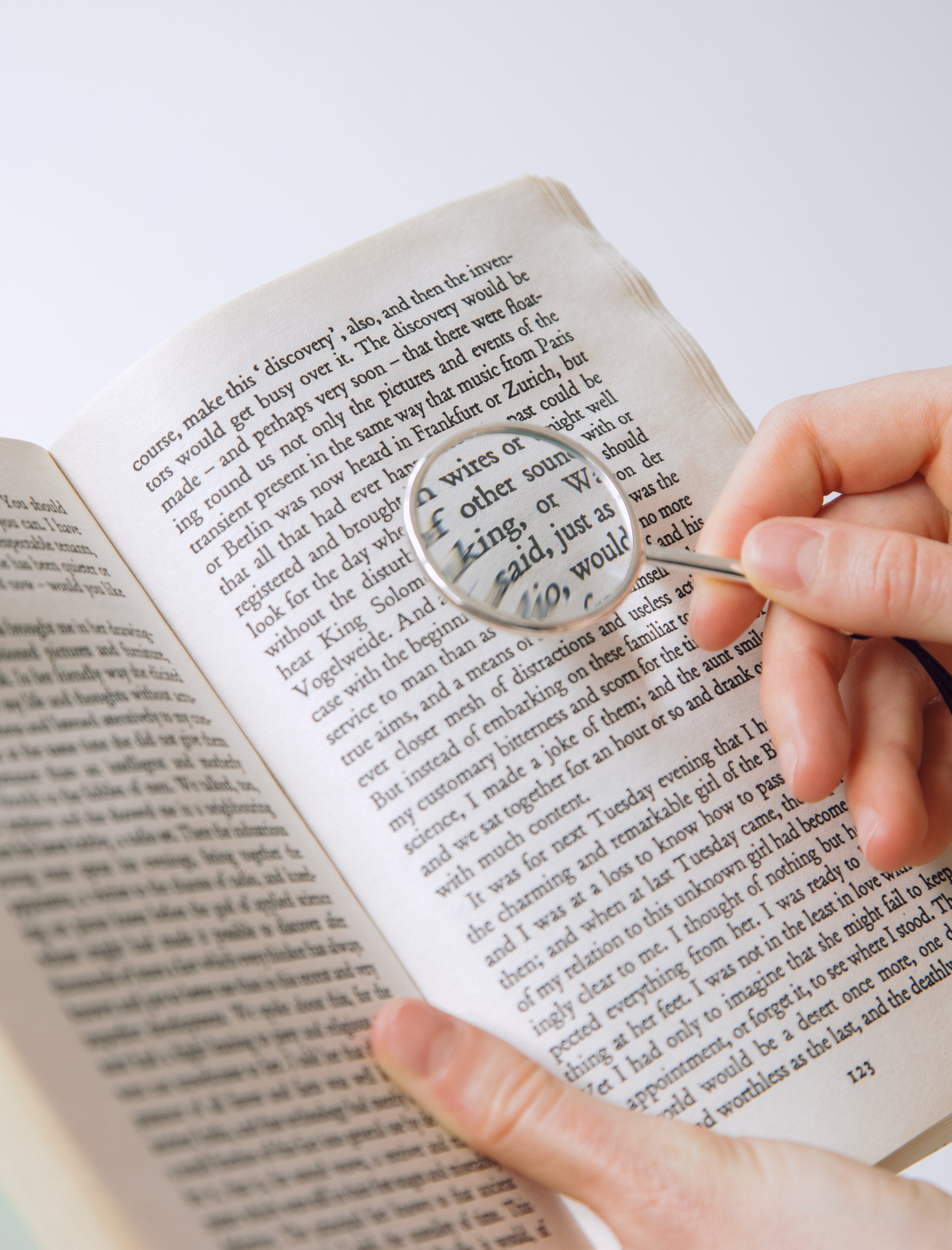 Sophie Buhai Magnifying Glass Necklace